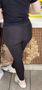 WHOLE LOTTA ASSES (varierty) AT MALL