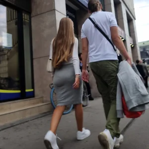 Juicy street booty
