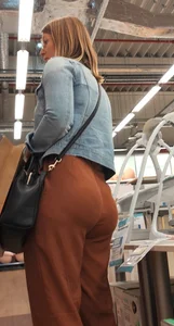 Milf with thick booty