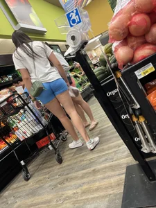 First post, Latina in blue volleyball short, of course OC