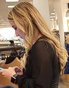 Bubble butt blonde in tight jeans