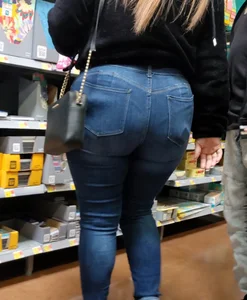 Mature Milf in Jeans