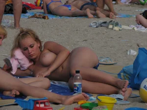 Topless and nude beach sexy girls
