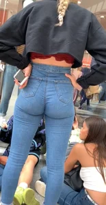 A teen’s ass in jeans, wedgie