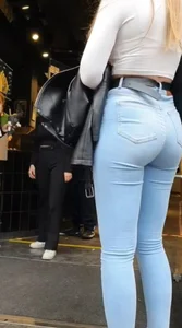 BEAUTIFUL BLONDE WITH JEANS (NOT OC)