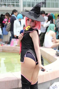 Sexy Asian girls in Cosplay outfits