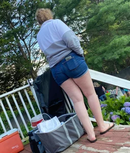 Pawg friend in jean shorts