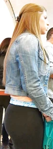 Candid girls in leggings and tights