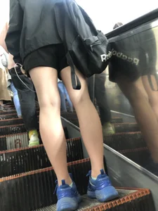 Hot Slim Legs Escalator Creepshots - Cute Candid Girl in Shorts With a Backpack