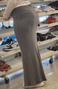 Out In The Wild 23 ( Phat ass in long skirt) MUST SEE
