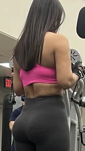 Great bubbly ass @ the gym