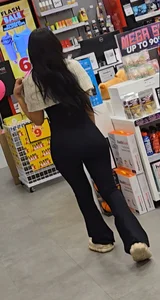 Skinny waist big hips and butt perfect 10 Latina  [OC]