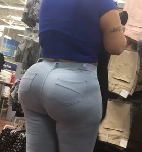 PHAT BOOTY LATINA MILF NUT BUSTER!