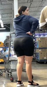 Latina Milf Booty Pokin Out