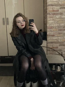Hot amateur bespectacled chubby girl’s leaked erotic selfies
