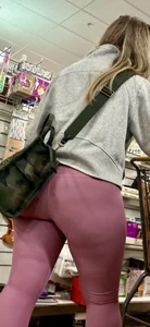 Blonde lady in pink leggings VPL‼️