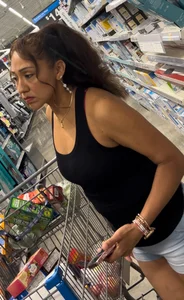 (OC) Super Sexy Latina Milf @ Walmart!