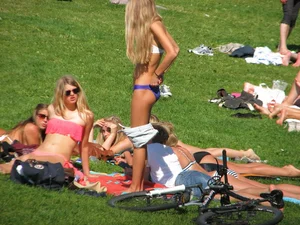 Bikini girls