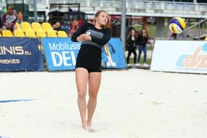 Sexy beach volleyball girls