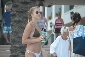 Sexy Florida beach bikini girls