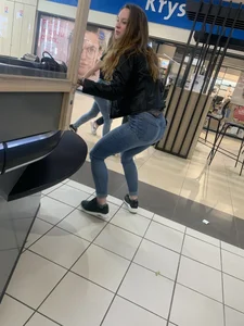 Teen slut tight jean ass