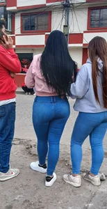 nalgas en jeans lisos
