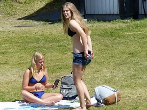 HOT! Teens in Bikinis (non-oc)