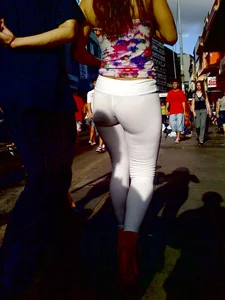 Candid girls in leggings and tights