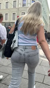 4K Pictures - Gray round ass in tight jeans walking the streets