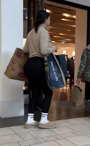 Latina MILF with an INSANE fat ass (OC)
