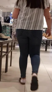 Thick girl shopping in tight jeans with a decent ass