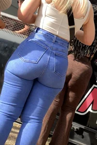 Perfect shape blonde bubble ass ( not oc )