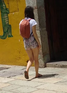 NICE GIRLS ON THE STREET