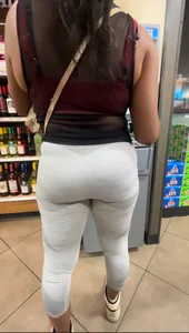 Thick Ebony MILF Ass Sitting Nice In White Tights (upshots, closeups)