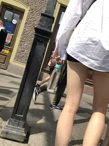 Group of Candid Girls in Mini Shorts With Amazing Legs Crossing a Street Creepshots Gallery