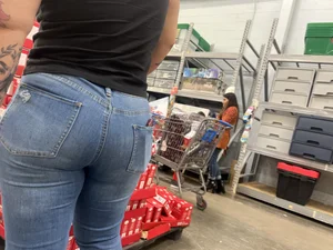 Big booty biker chick!
