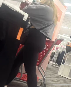 Blonde hottie + more
