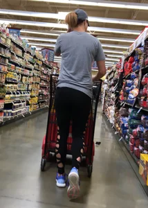Big booty milf grocery shopping in unique sexy leggings