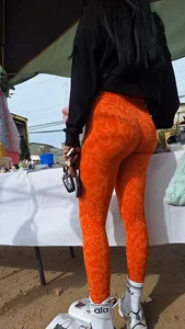 Slim latina perfect body in orange leggings [oc]