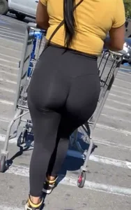 Thick ass l@tina in black leggings