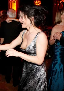 Candid boobs, nip slip and downblouse pics