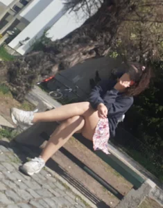 Hot girls sitting on park benches creepshots