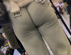 [ God Tier ] Deep wedgie ass eating leggings showoff (OC)