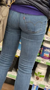 Milf tight Jeans shopping