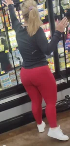 Latina milf w fat ass, in red leggings