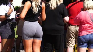 Big booty blonde babe in tight grey spandex shorts with vtl