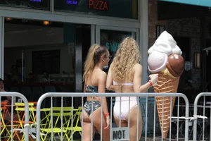 Deerfield Beach girls in bikinis