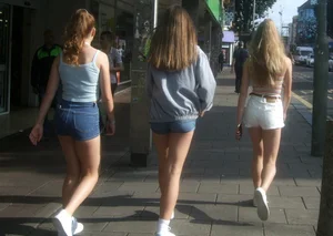 Bunch of youb hot candid girls in shorts walking down the street creepshot