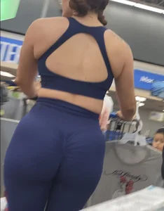 Pawg booty in camo shorts and extras