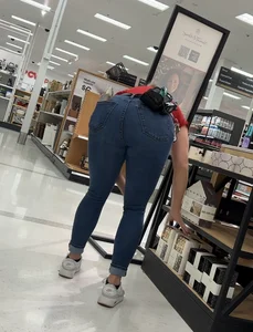 Milfy target worker bending over